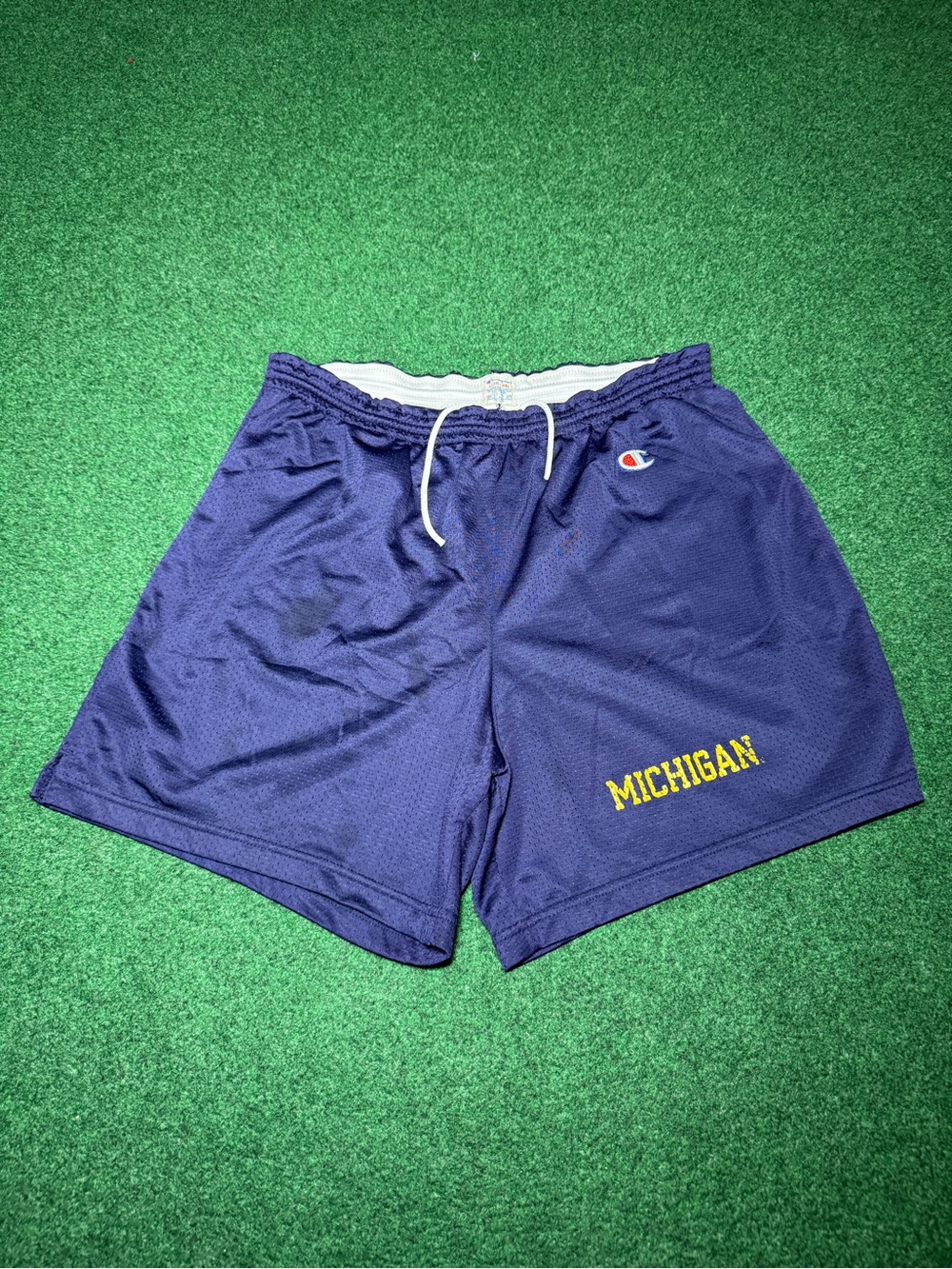 Vintage 80s 90s University of Michigan Wolverines Mesh Basketball Shorts (Large)